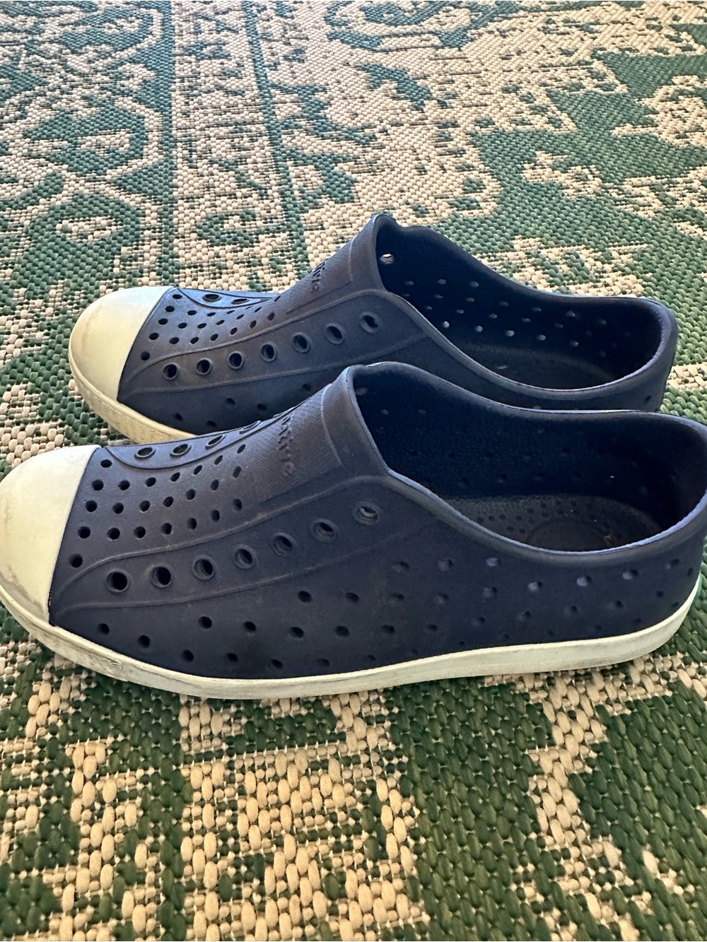 Kids navy blue Native shoes